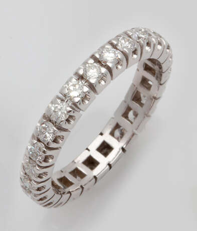 Classic memory ring with brilliants - photo 1