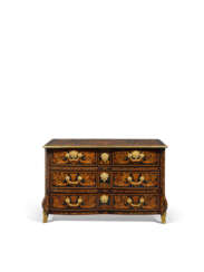 COMMODE MAZARINE D&#39;EPOQUE LOUIS XIV