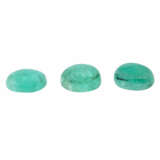 Konvolut ovale Smaragd-Cabochons von zus. ca. 90,6 ct, - фото 4