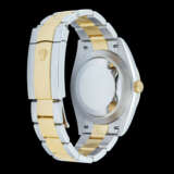 ROLEX. A STAINLESS STEEL AND 18K GOLD AUTOMATIC WRISTWATCH WITH SWEEP CENTRE SECONDS, DATE AND BRACELET - Foto 2