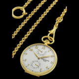 PATEK PHILIPPE. AN 18K GOLD OPEN-FACED KEYLESS LEVER POCKET WATCH WITH POWER RESERVE AND 18K CHAIN - Foto 2