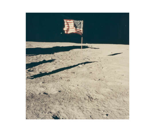 THE AMERICAN FLAG ON THE MOON - photo 1