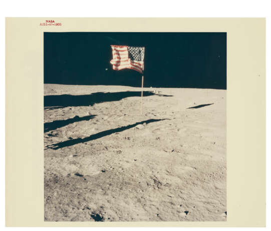 THE AMERICAN FLAG ON THE MOON - photo 2
