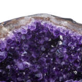 A TABLETOP-SIZED AMETHYST GEODE - photo 7
