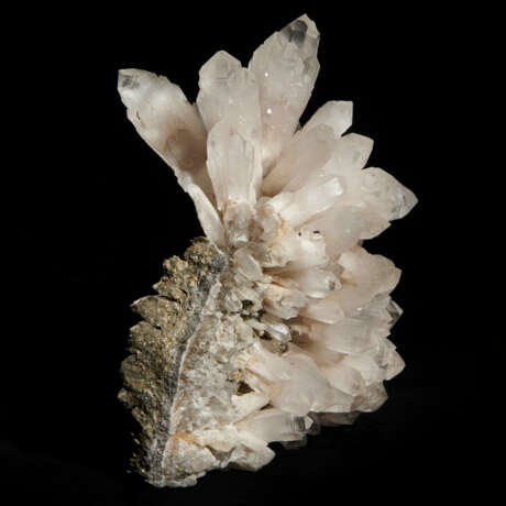 A CLUSTER OF QUARTZ CRYSTALS WITH PYRRHOTITE AND GALENA - photo 6