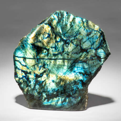 A LARGE SPECIMEN OF LABRADORITE - фото 1