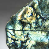 A LARGE SPECIMEN OF LABRADORITE - фото 2