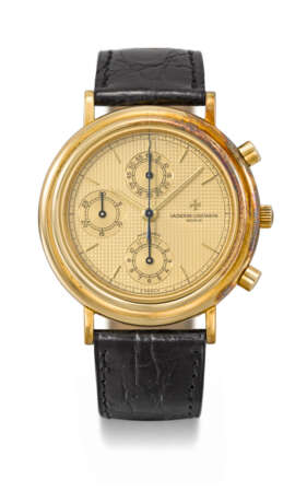 VACHERON CONSTANTIN. AN ATTRACTIVE 18K GOLD AUTOMATIC CHRONOGRAPH WRISTWATCH WITH GUARANTEE - Foto 1