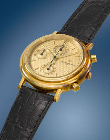 VACHERON CONSTANTIN. AN ATTRACTIVE 18K GOLD AUTOMATIC CHRONOGRAPH WRISTWATCH WITH GUARANTEE - Foto 2