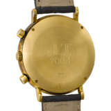 VACHERON CONSTANTIN. AN ATTRACTIVE 18K GOLD AUTOMATIC CHRONOGRAPH WRISTWATCH WITH GUARANTEE - Foto 3