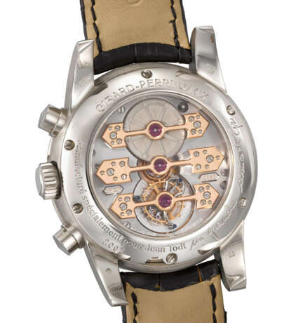 GIRARD-PERREGAUX. A UNIQUE 18K WHITE GOLD THREE GOLDEN BRIDGE TOURBILLON PERPETUAL CALENDAR CHRONOGRAPH WRISTWATCH WITH 24-HOUR AND DAY AND NIGHT INDICATIONS, CERTIFICATE AND BOX - Foto 3