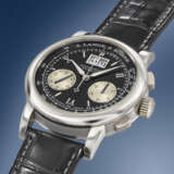 A. LANGE & S&#214;HNE. A RARE PLATINUM FLYBACK CHRONOGRAPH WRISTWATCH WITH DATE, GUARANTEE AND BOX - Foto 2