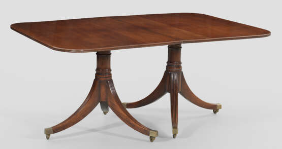 A large George III.-extendable table - photo 1