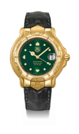 TAG HEUER. AN ATTRACTIVE 18K GOLD AUTOMATIC WRISTWATCH WITH SWEEP CENTRE SECONDS, DATE, GUARANTEE AND BOX - Foto 1