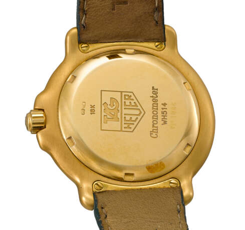 TAG HEUER. AN ATTRACTIVE 18K GOLD AUTOMATIC WRISTWATCH WITH SWEEP CENTRE SECONDS, DATE, GUARANTEE AND BOX - фото 3