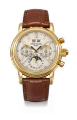 PATEK PHILIPPE. A VERY RARE 18K GOLD PERPETUAL CALENDAR SPLIT SECONDS CHRONOGRAPH WRISTWATCH WITH MOON PHASES, 24 HOUR, LEAP YEAR INDICATION, ADDITIONAL CASE BACK, CERTIFICATE OF ORIGIN AND BOX