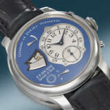 F.P. JOURNE. A UNIQUE AND HIGHLY IMPORTANT STAINLESS STEEL GRANDE AND PETITE SONNERIE MINUTE REPEATING WRISTWATCH WITH MIRROR-POLISHED PETROL BLUE DIAL, POWER RESERVE, CERTIFICATE AND BOX - Foto 6