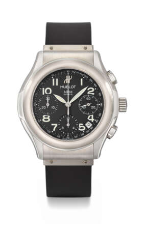 HUBLOT. A STAINLESS STEEL AUTOMATIC CHRONOGRAPH WRISTWATCH WITH DATE, GUARANTEE AND BOX - Foto 1