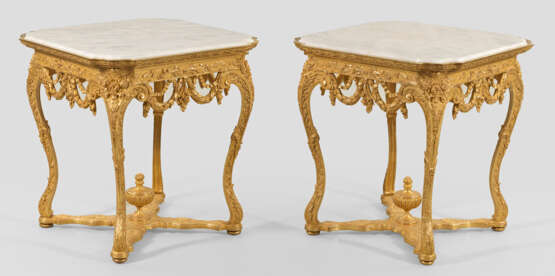 Paar dekorative Beistelltische im Louis XV-Stil - фото 1