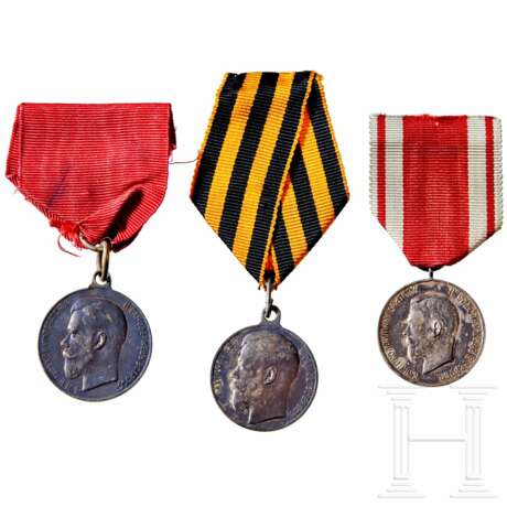 Zwei Medaillen für Eifer und eine für Tapferkeit, Russland, um 1900 - 1916 - Foto 1