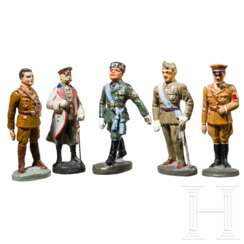 Fünf Elastolin Persönlichkeitsfiguren mit Göring, Hitler mit Porzellankopf, Franco, Mussolini und Hindenburg