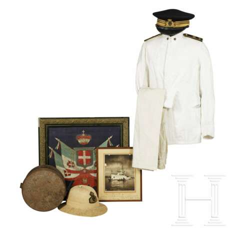 Uniformensemble für einen Offizier der Regia Marina im Rang eines Oberleutnants - Foto 1
