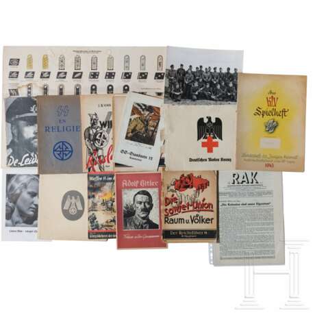 Umfangreiche Gruppe an Dokumenten und Broschüren, u.a. über die Waffen-SS - photo 1
