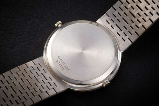 PIAGET, REF. 612101 A 60, A GOLD DUAL TIME WRISTWATCH WITH TIGER-EYE DIAL - Foto 2