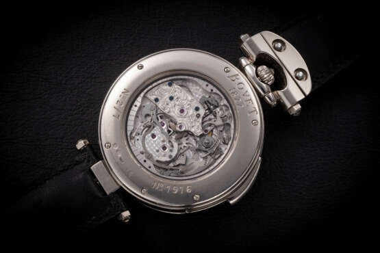 BOVET, A SPECTACULAR AND UNIQUE GOLD AND BAGUETTE CUT DIAMOND-SET MINUTE REPEATING WRISTWATCH - photo 2