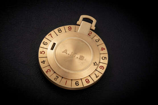 CARTIER, AN INTERESTING AND NOVEL GOLD POCKET WATCH WITH ROULETTE WHEEL - Foto 2