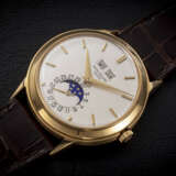 PATEK PHILIPPE, REF. 3448J, A RARE GOLD AUTOMATIC PERPETUAL CALENDAR WRISTWATCH - фото 1