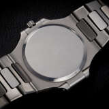 PATEK PHILIPPE, NAUTILUS REF. 3700A, AN ICONIC AND ATTRACTIVE STEEL WRISTWATCH - photo 3