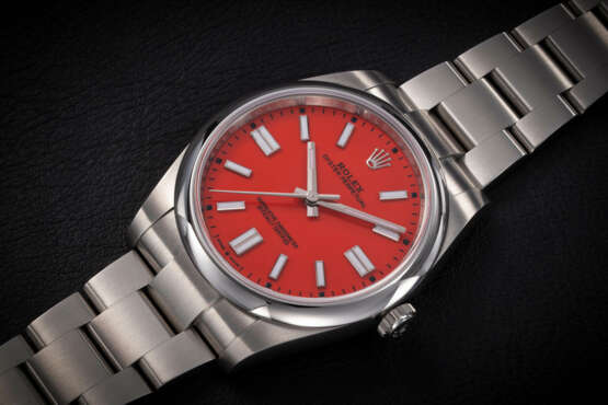 ROLEX, OYSTER PERPETUAL REF. 124300, A STEEL AUTOMATIC WRISTWATCH WITH CORAL RED DIAL - фото 1