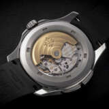 PATEK PHILIPPE, AQUANAUT TRAVEL TIME REF. 5164A-001, A STEEL DUAL TIME AUTOMATIC WRISTWATCH - Foto 2