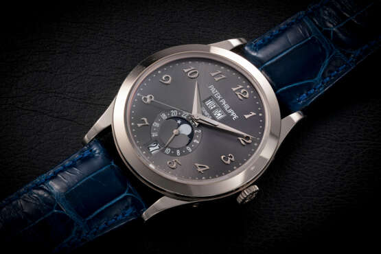 PATEK PHILIPPE, REF. 5396G-014, A FINE GOLD ANNUAL CALENDAR WITH MOON-PHASE WRISTWATCH - фото 1