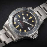 ROLEX, SEA-DWELLER REF. 1665 ‘DOUBLE RED’, A STEEL AUTOMATIC DIVER’S WATCH WITH ARABIC DATE - Foto 1