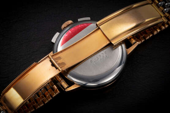 UNIVERSAL GENEVE, COMPAX, AN ELEGANT TWO-TONE CHRONOGRAPH WITH TWO-TONE BRACELET - фото 2