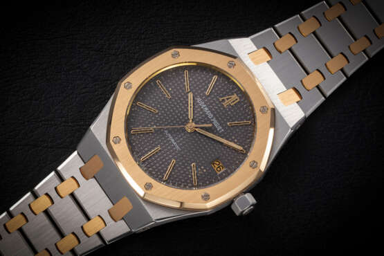 AUDEMARS PIGUET, ROYAL OAK REF. 14700 ‘MINI JUMBO’, AN INTERESTING TWO-TONE AUTOMATIC WRISTWATCH - фото 1