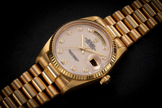 ROLEX, DAY-DATE REF. 18038, A GOLD AUTOMATIC WRISTWATCH WITH CACHOLONG AND DIAMOND-SET DIAL - фото 1