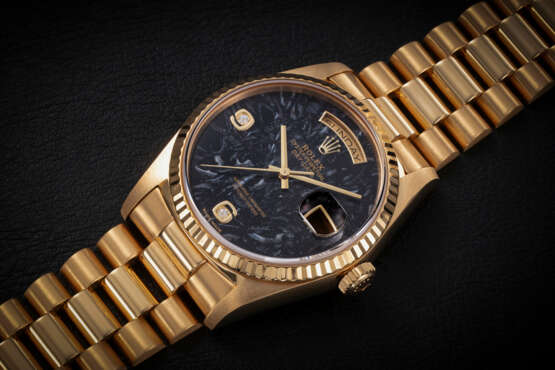 ROLEX, DAY-DATE REF: 18238, A GOLD AUTOMATIC WRISTWATCH WITH AMMONITE DIAL - photo 1