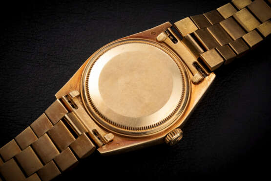 ROLEX, DAY-DATE REF. 18038, AN ATTRACTIVE GOLD AUTOMATIC WRISTWATCH WITH DIAMOND AND RUBY-SET DIAL - photo 2