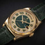 ROLEX, DAY-DATE REF. 118138, AN ATTRACTIVE GOLD AUTOMATIC WRISTWATCH WITH DIAMOND-SET DIAL - Foto 1