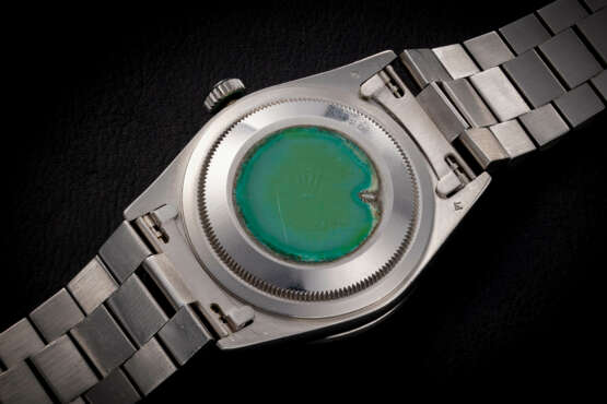 ROLEX, DAY-DATE REF. 18346, AN ATTRACTIVE PLATINUM AND DIAMOND-SET WRISTWATCH WITH GREEN VIGNETTE DIAL - photo 2