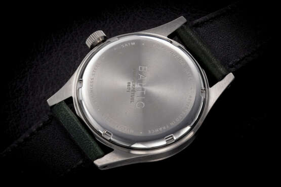 BALTIC x PERPÉTUEL HMS, A STEEL WRISTWATCH WITH ARABIC NUMERALS DIAL - photo 2