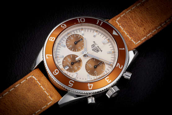 TAG HEUER, AUTAVIA UAE LIMITED EDITION, AN ATTRACTIVE STEEL CHRONOGRAPH WRISTWATCH - Foto 1
