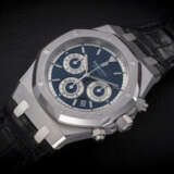 AUDEMARS PIGUET, ROYAL OAK REF. 26022BC, A GOLD AUTOMATIC CHRONOGRAPH WRISTWATCH - photo 1