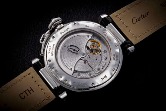 CARTIER, PASHA TERRA, AN EXTREMELY RARE LIMITED EDITION GOLD WRISTWATCH - Foto 2