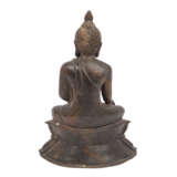 Buddha aus Bronze. RANGUN/BURMA, um 1850, - photo 2