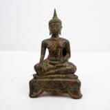 Buddha Akshobya aus Bronze, SINOTIBETISCH 18. Jh. oder älter. - photo 1