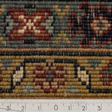 Orientteppich. INDO-BIDJAR, 20. Jh., 300x250 cm. - Foto 4
